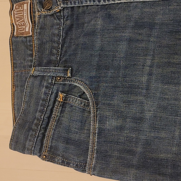 Classic Cut Off Levi's Worn in Jean Shorts - Picture 3 of 11